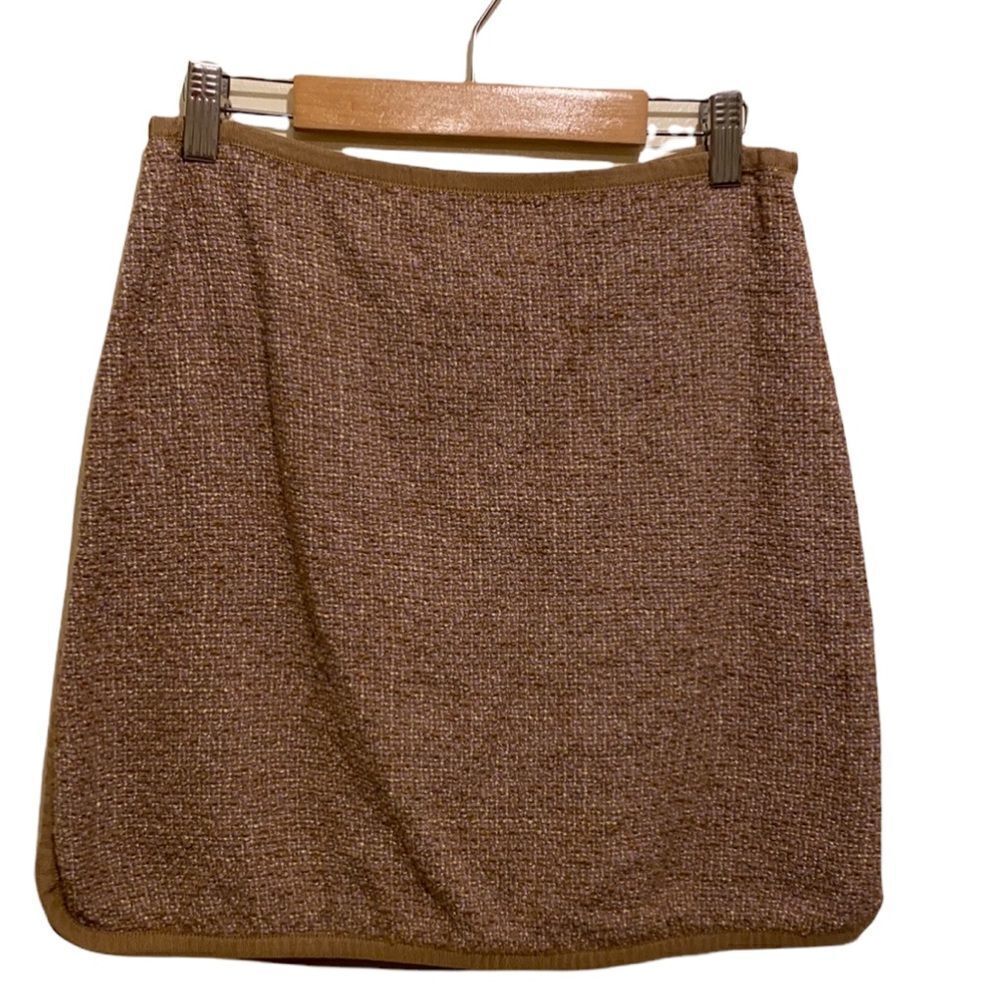 Wool skirt.